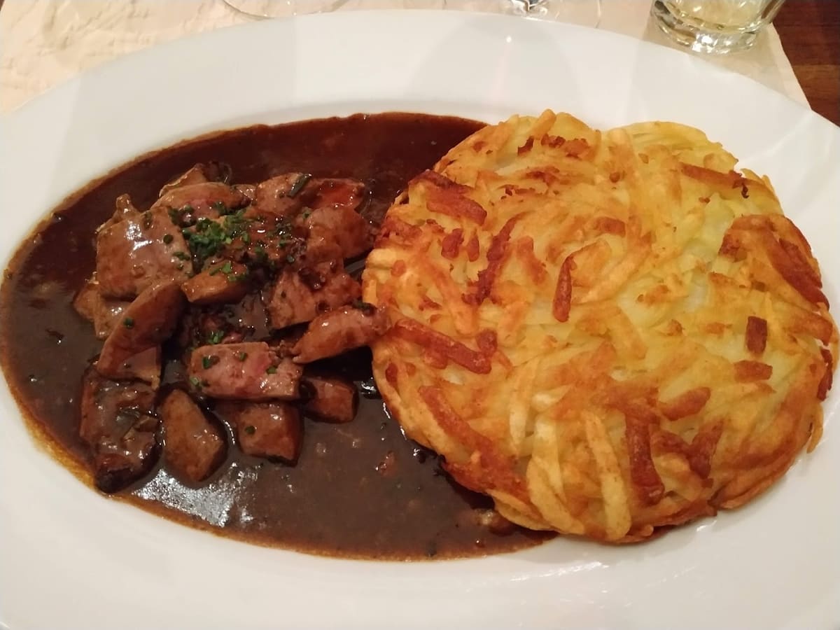 Geschnetzeltes mit Rösti in der Hasenburg